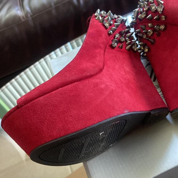 6” studded wedges - Picture 7 of 8